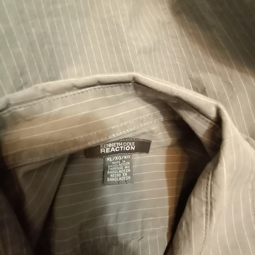 Kenneth Cole Reaction sz Large Long Sleeve Gray Shirt